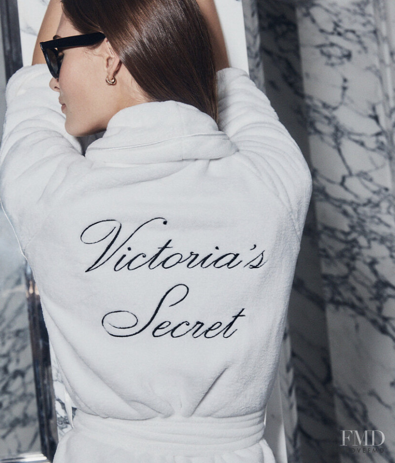 Grace Elizabeth featured in  the Victoria\'s Secret catalogue for Winter 2020