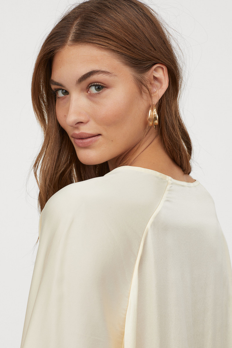 Grace Elizabeth featured in  the H&M catalogue for Summer 2019