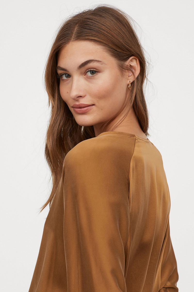 Grace Elizabeth featured in  the H&M catalogue for Summer 2019