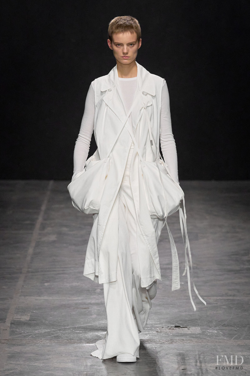 Ann Demeulemeester fashion show for Spring/Summer 2023