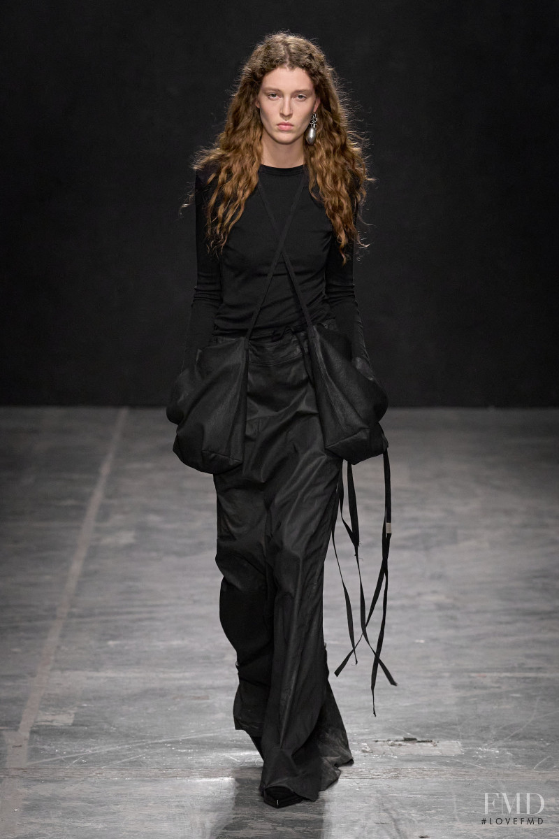 Ann Demeulemeester fashion show for Spring/Summer 2023