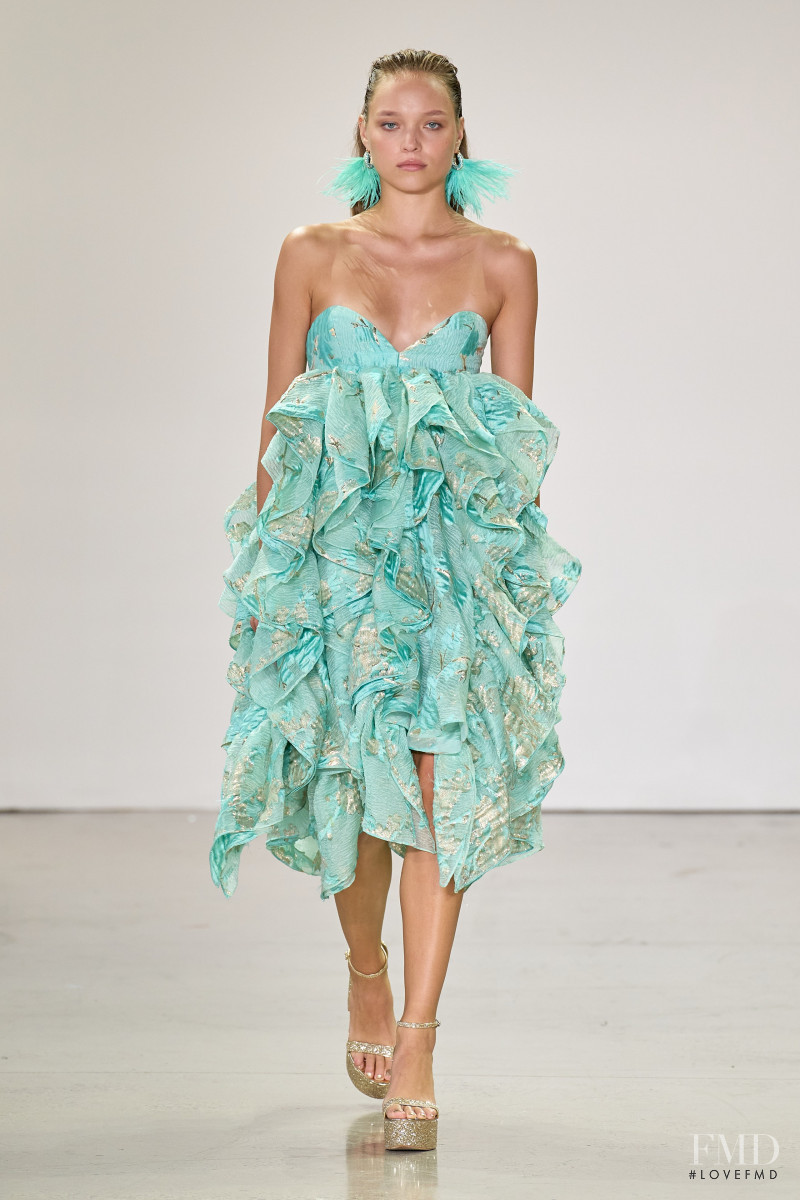 Badgley Mischka fashion show for Spring/Summer 2023