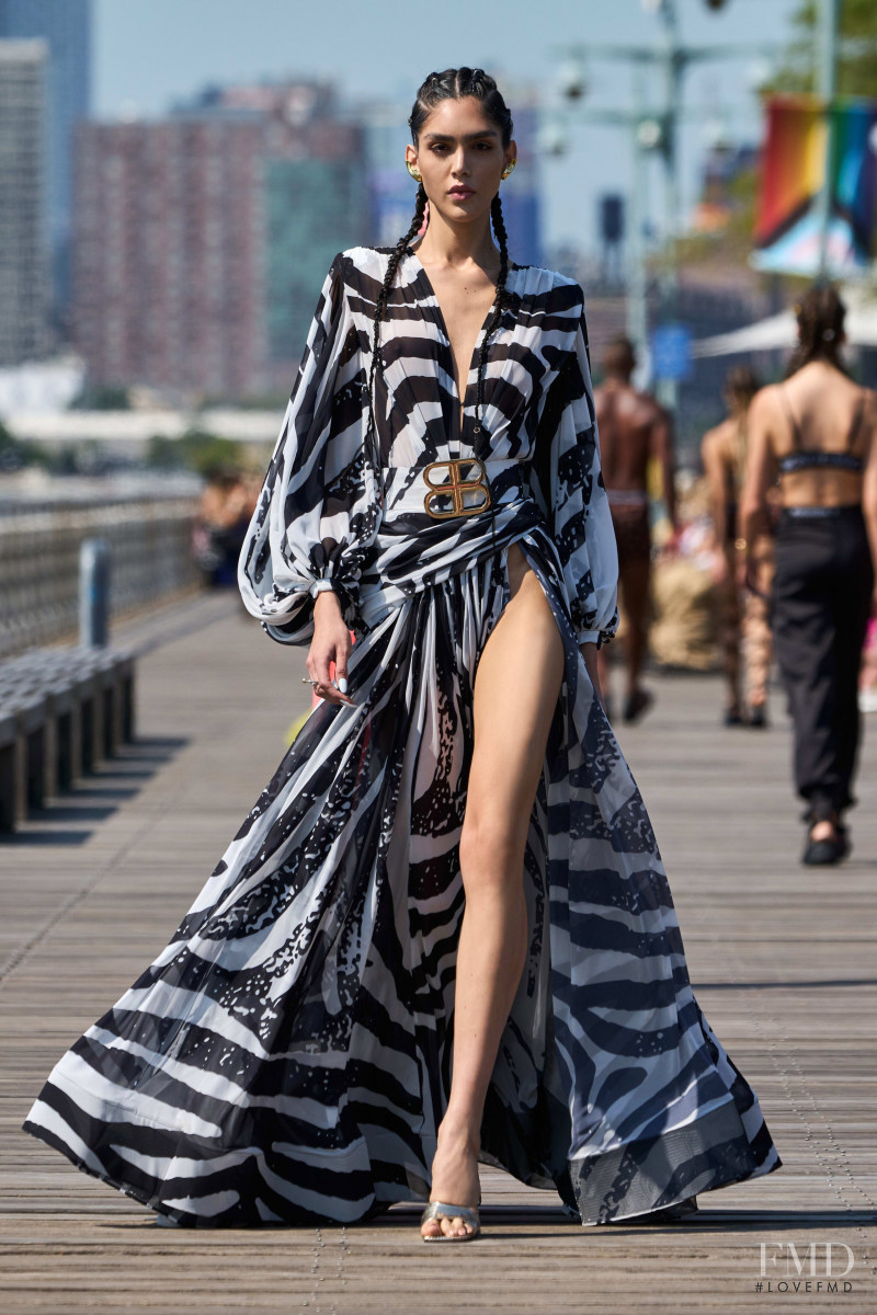 Marcela Ohio featured in  the Bronx & Banco fashion show for Spring/Summer 2023