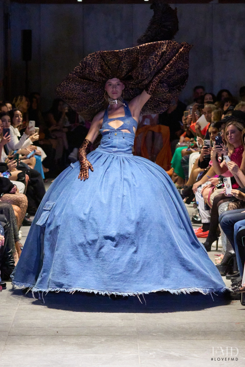 Nina Dapper featured in  the Christian Cowan fashion show for Spring/Summer 2023