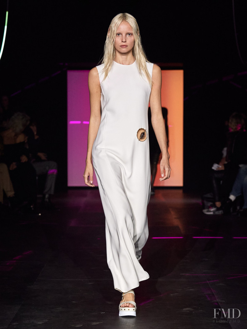 Tara Halliwell featured in  the Chloe fashion show for Spring/Summer 2023
