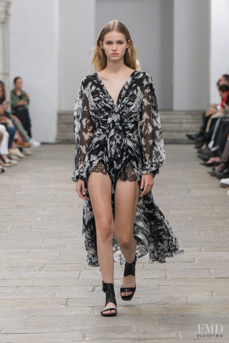 Ermanno Scervino fashion show for Spring/Summer 2023