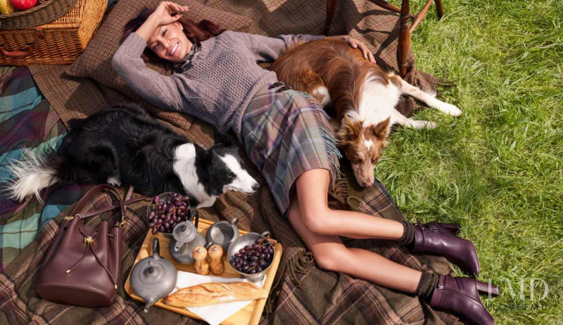 Lily Aldridge featured in  the Ralph Lauren Lauren by Ralph Lauren Holiday 2022 advertisement for Holiday 2022