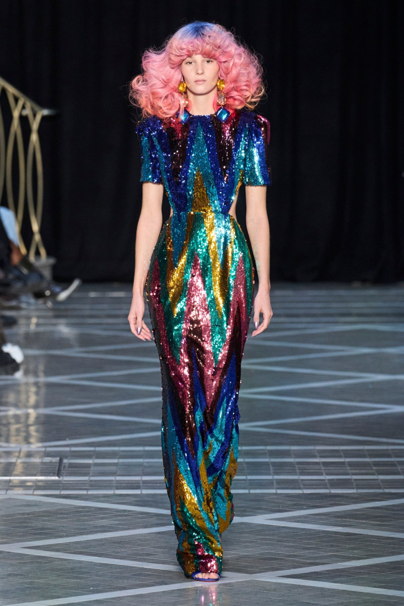 Isabel Monsees featured in  the Halpern fashion show for Spring/Summer 2023