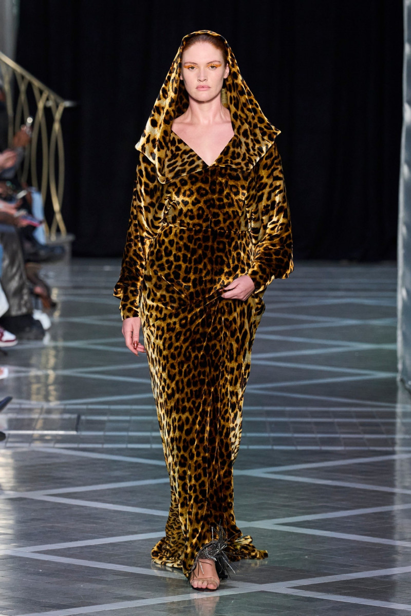 Katy Syme featured in  the Halpern fashion show for Spring/Summer 2023