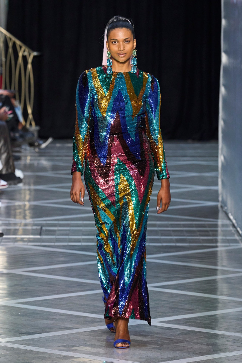 Sona Marciel featured in  the Halpern fashion show for Spring/Summer 2023