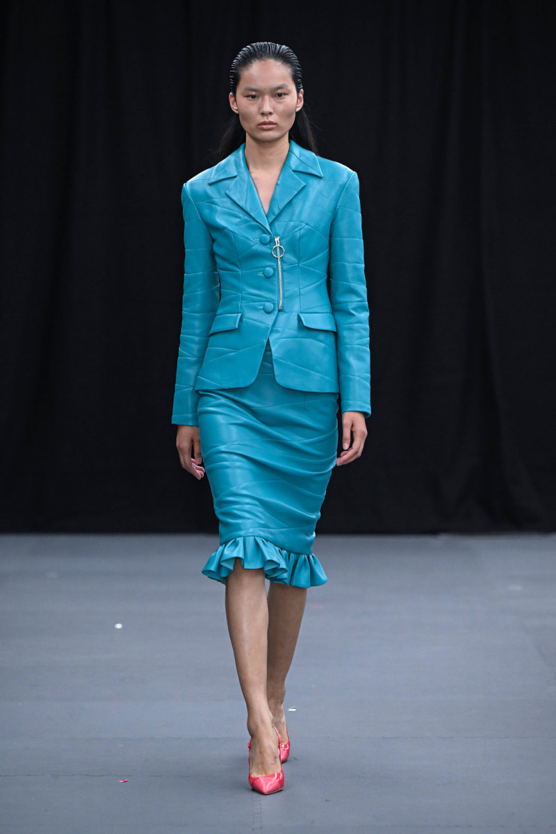 Huishan Zhang fashion show for Spring/Summer 2023