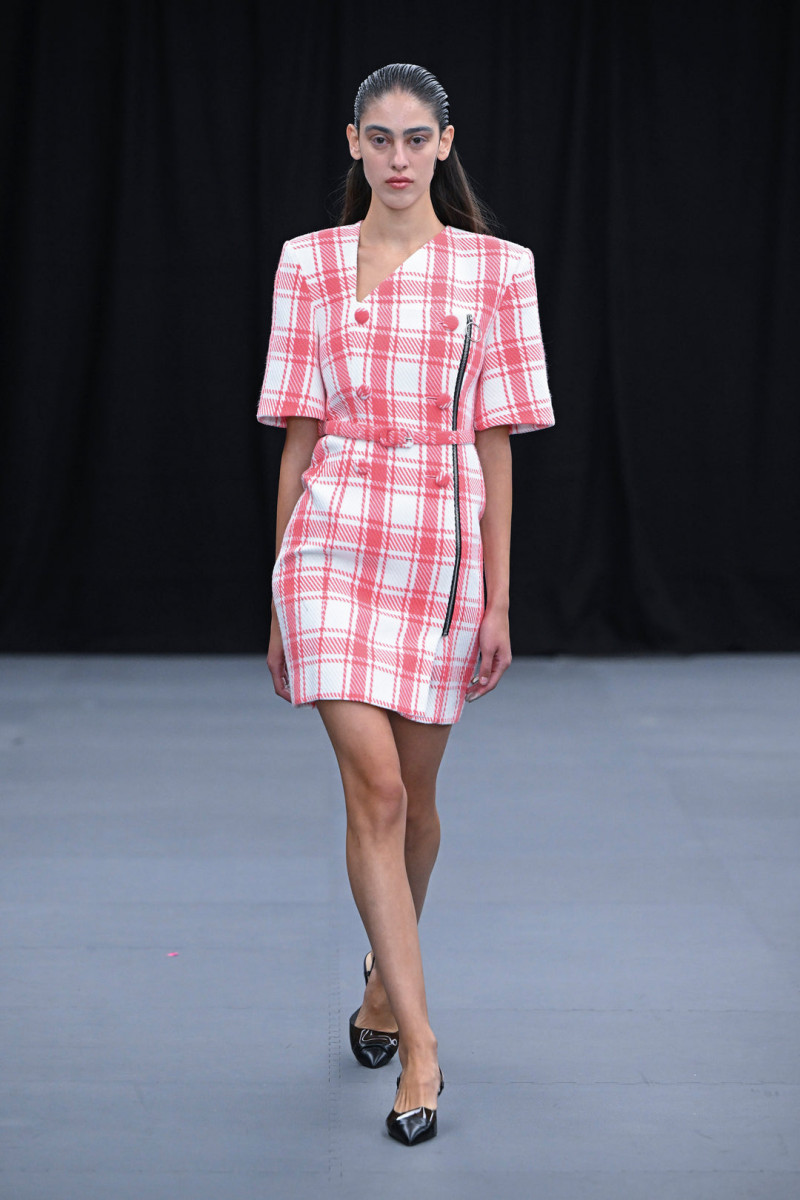 Huishan Zhang fashion show for Spring/Summer 2023