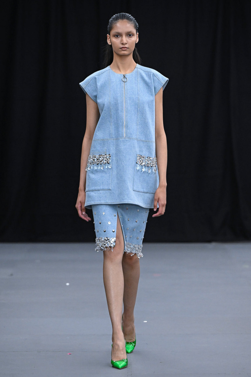 Huishan Zhang fashion show for Spring/Summer 2023