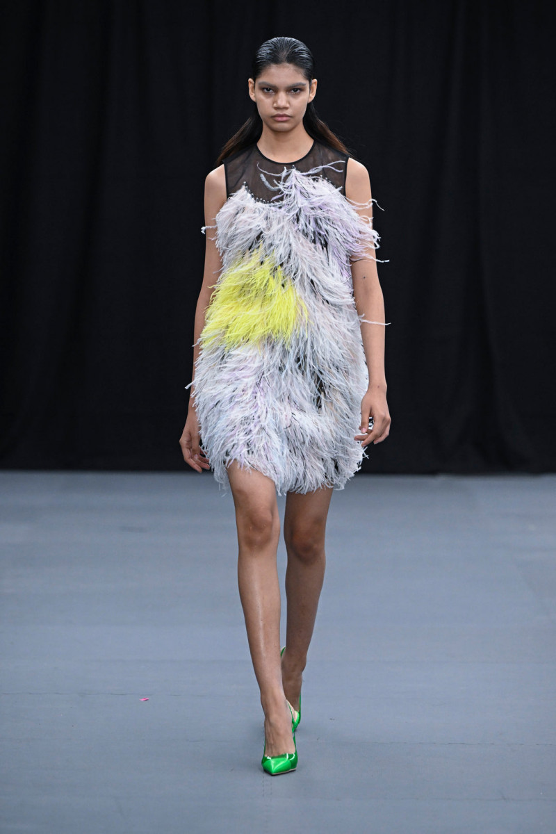 Huishan Zhang fashion show for Spring/Summer 2023