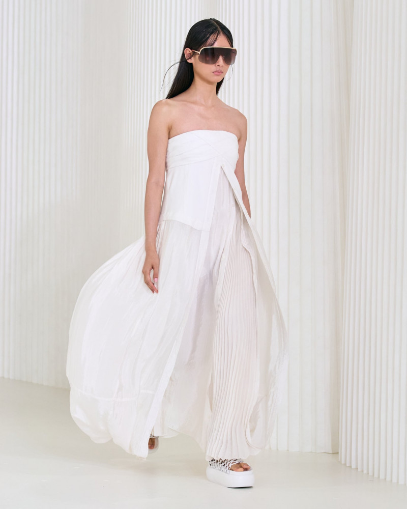 Shu Ping Li featured in  the Jonathan Simkhai fashion show for Spring/Summer 2023