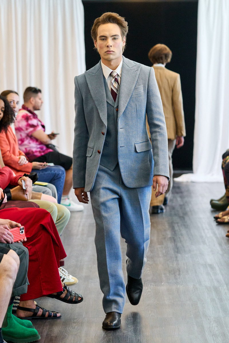 Kenneth Nicholson fashion show for Spring/Summer 2023