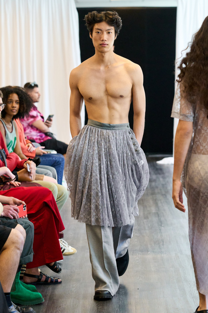 Kenneth Nicholson fashion show for Spring/Summer 2023