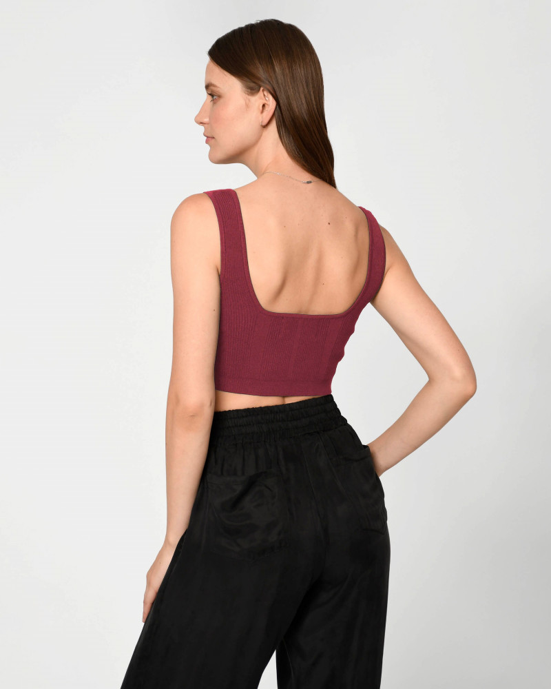 Oksana Gedroit featured in  the Nicole Miller catalogue for Summer 2022