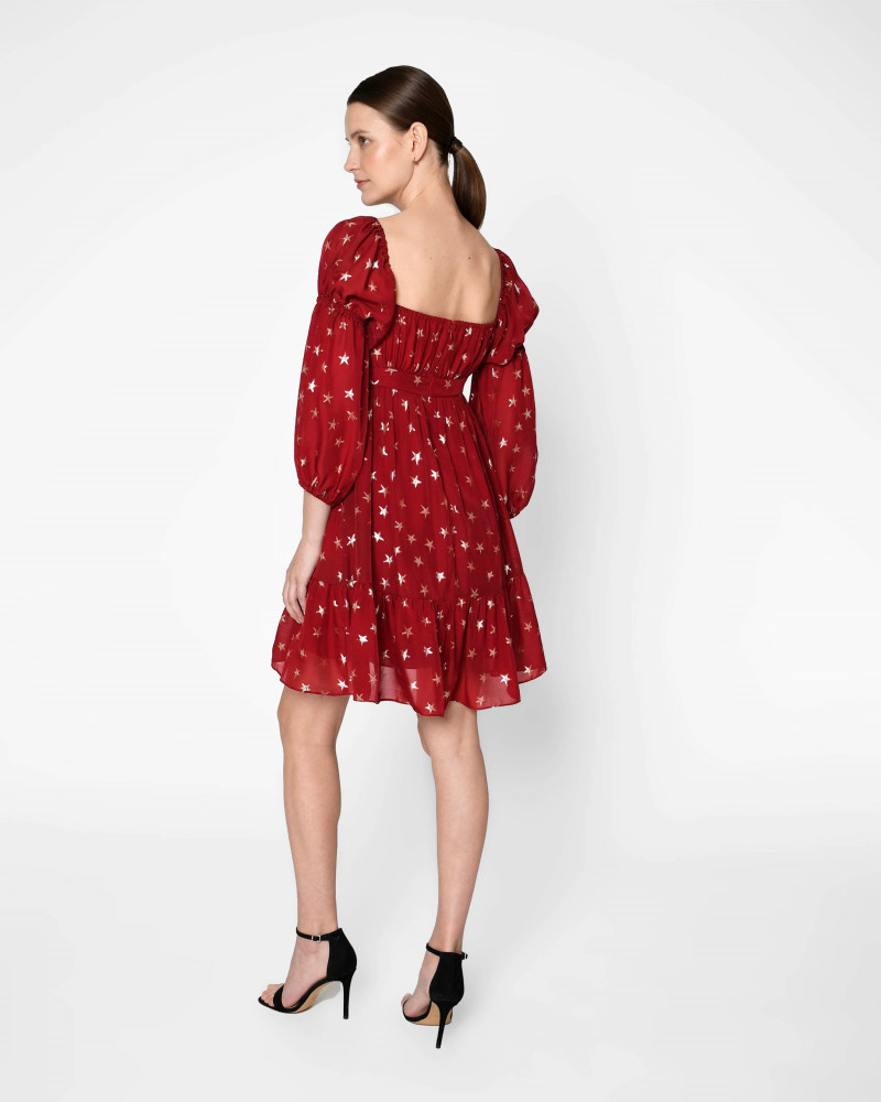 Oksana Gedroit featured in  the Nicole Miller catalogue for Summer 2022