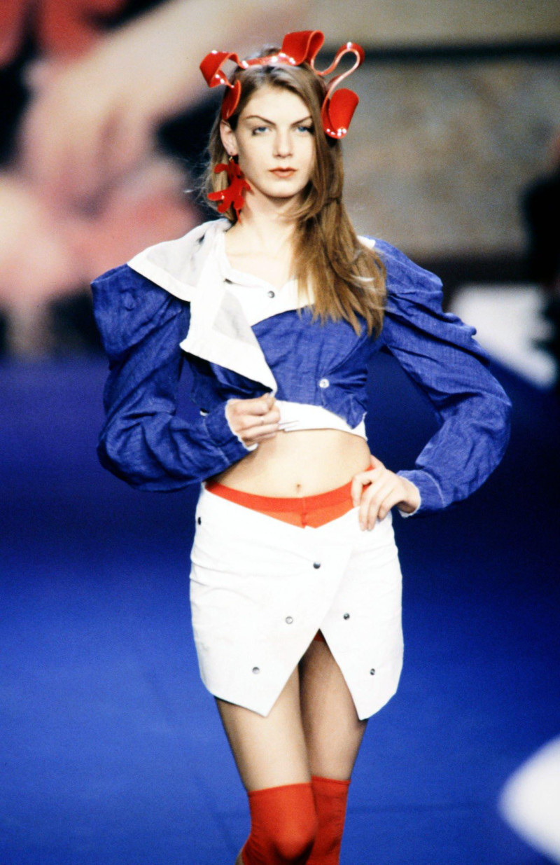 Angela Lindvall featured in  the Vivienne Westwood fashion show for Spring/Summer 1999