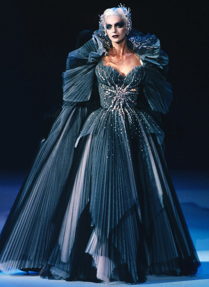 Simonetta Gianfelici featured in  the Mugler fashion show for Autumn/Winter 1997