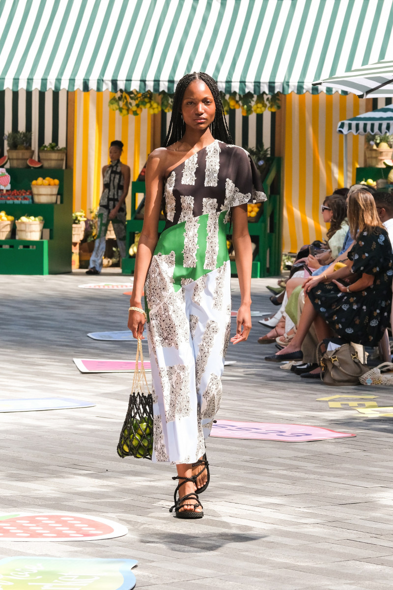 Lela Rose fashion show for Spring/Summer 2023