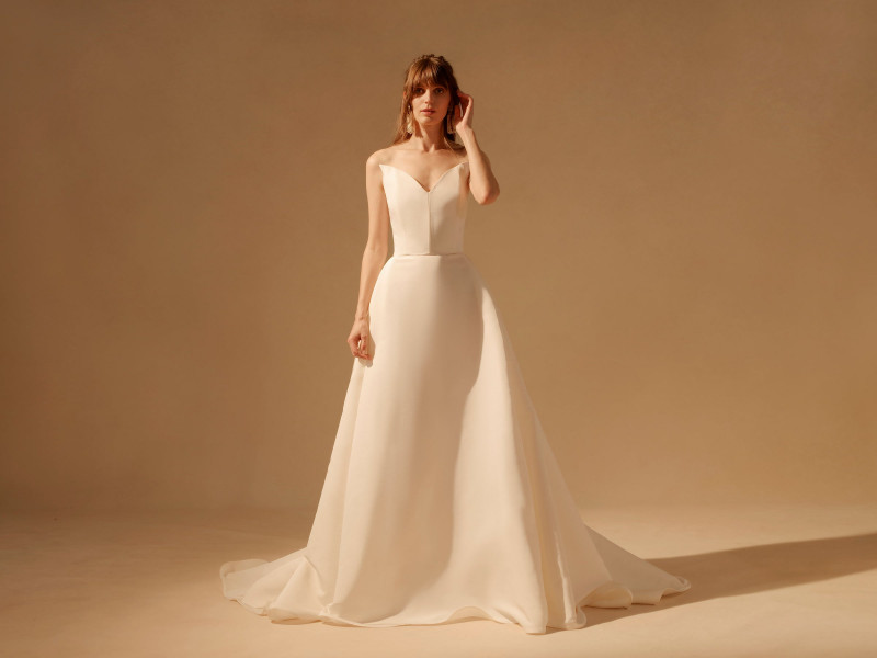 Markarian Bridal lookbook for Autumn/Winter 2022