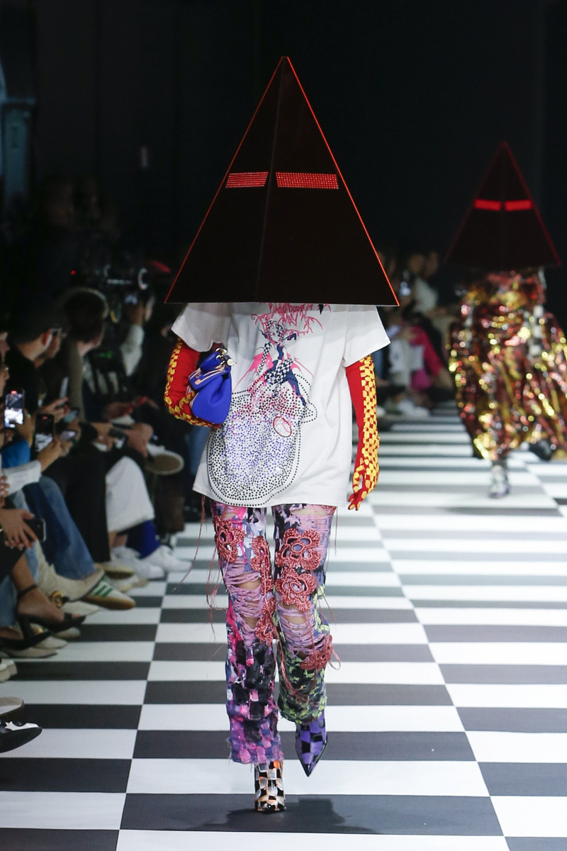 Hou Jing Cui featured in  the Matty Bovan fashion show for Spring/Summer 2023