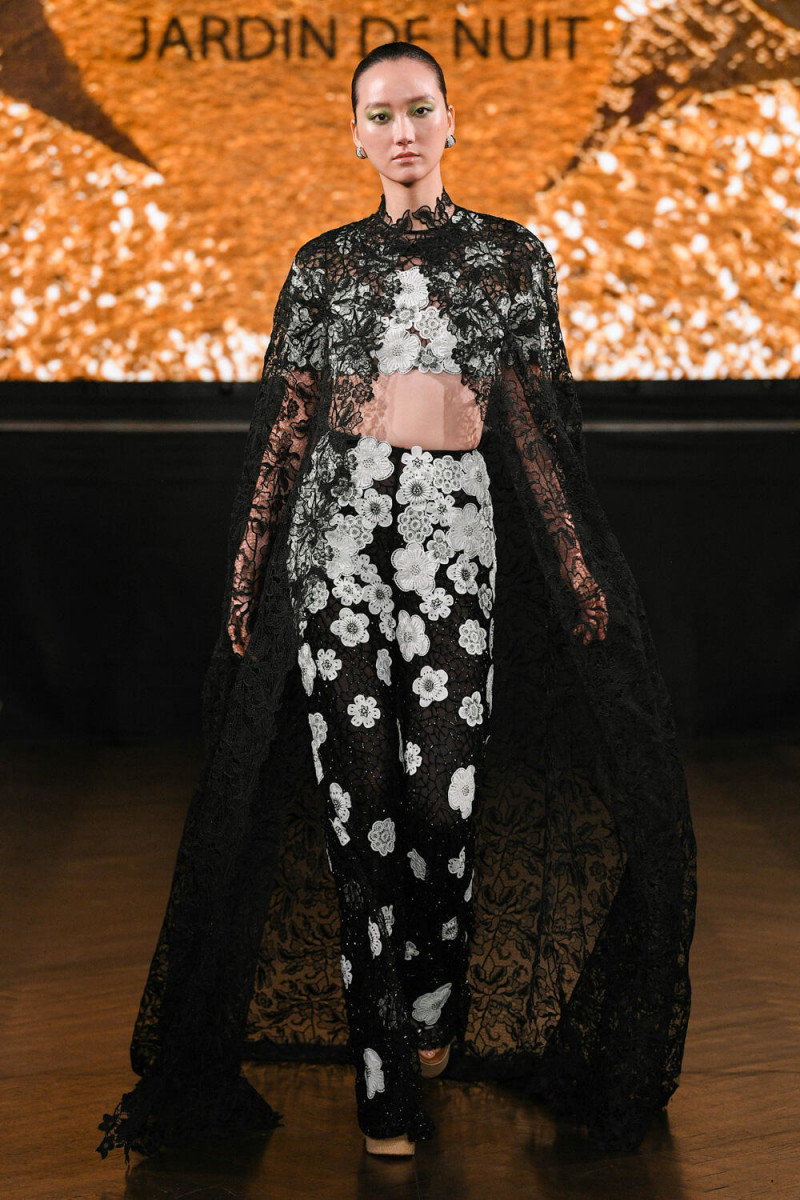 Naeem Khan fashion show for Spring/Summer 2023