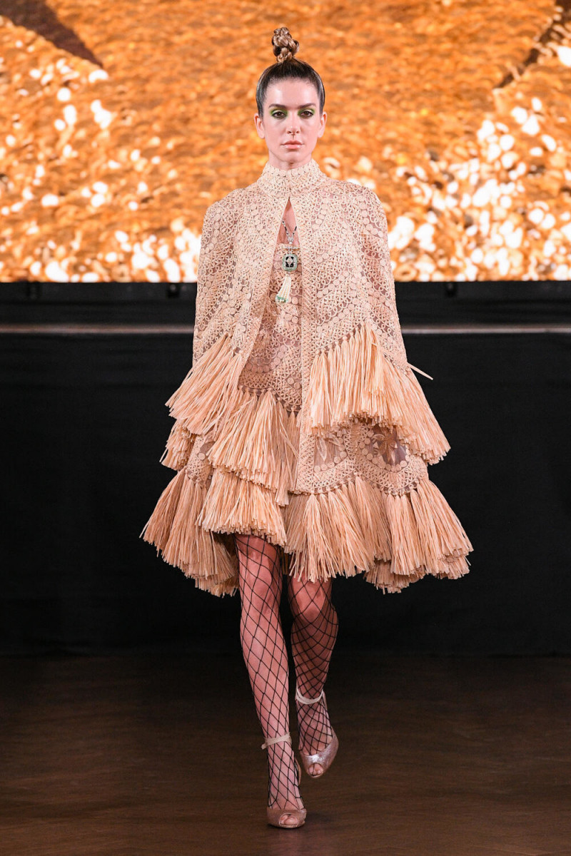 Naeem Khan fashion show for Spring/Summer 2023