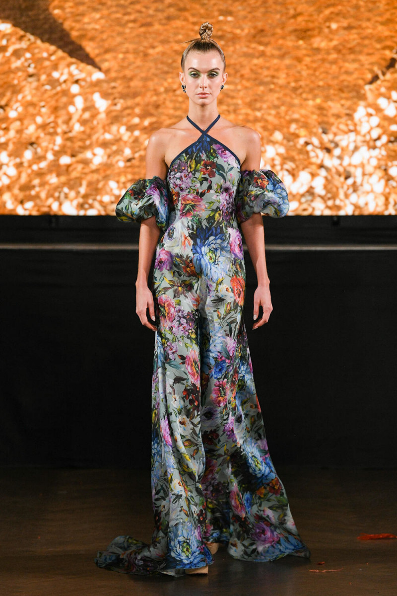 Naeem Khan fashion show for Spring/Summer 2023