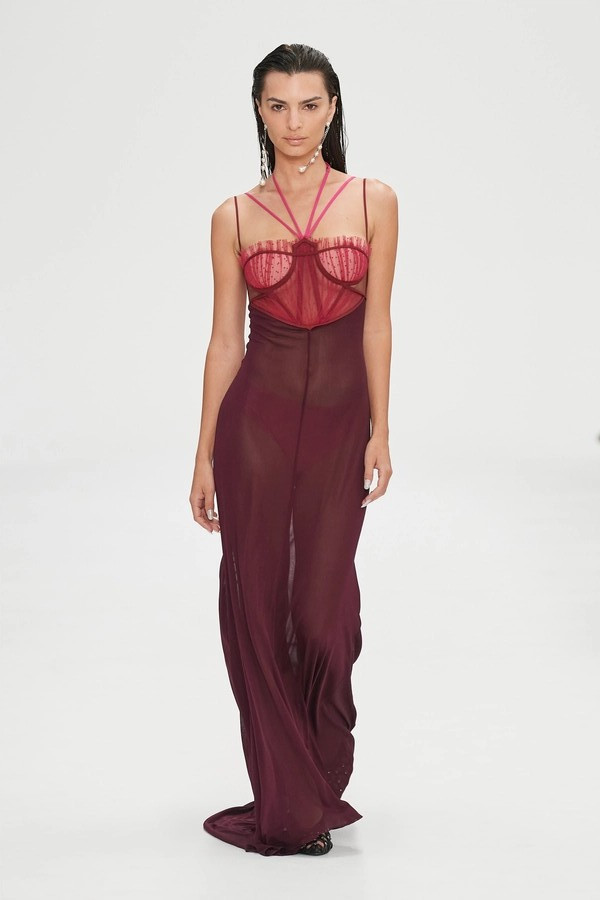 Emily Ratajkowski featured in  the Nensi Dojaka fashion show for Spring/Summer 2023