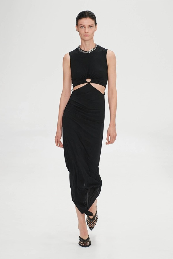 Mila van Eeten featured in  the Nensi Dojaka fashion show for Spring/Summer 2023