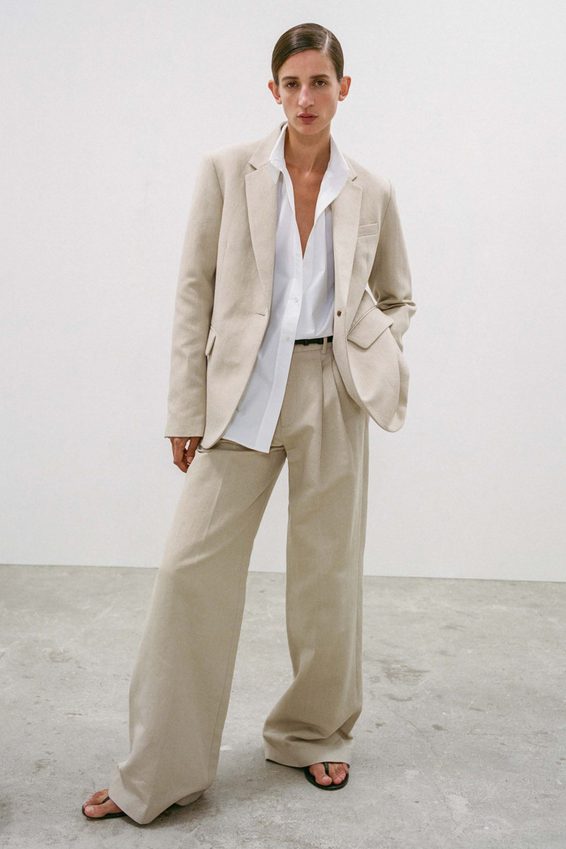 Nili Lotan lookbook for Spring/Summer 2023