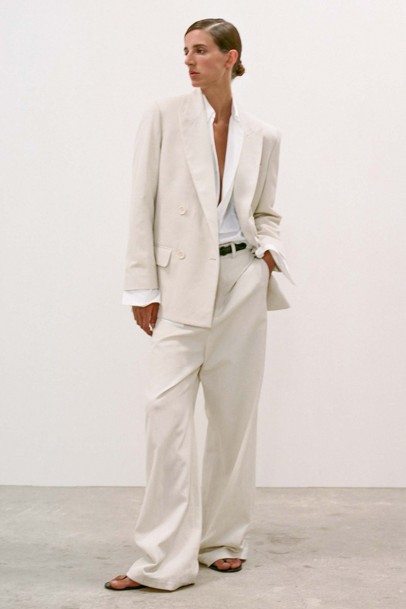 Nili Lotan lookbook for Spring/Summer 2023