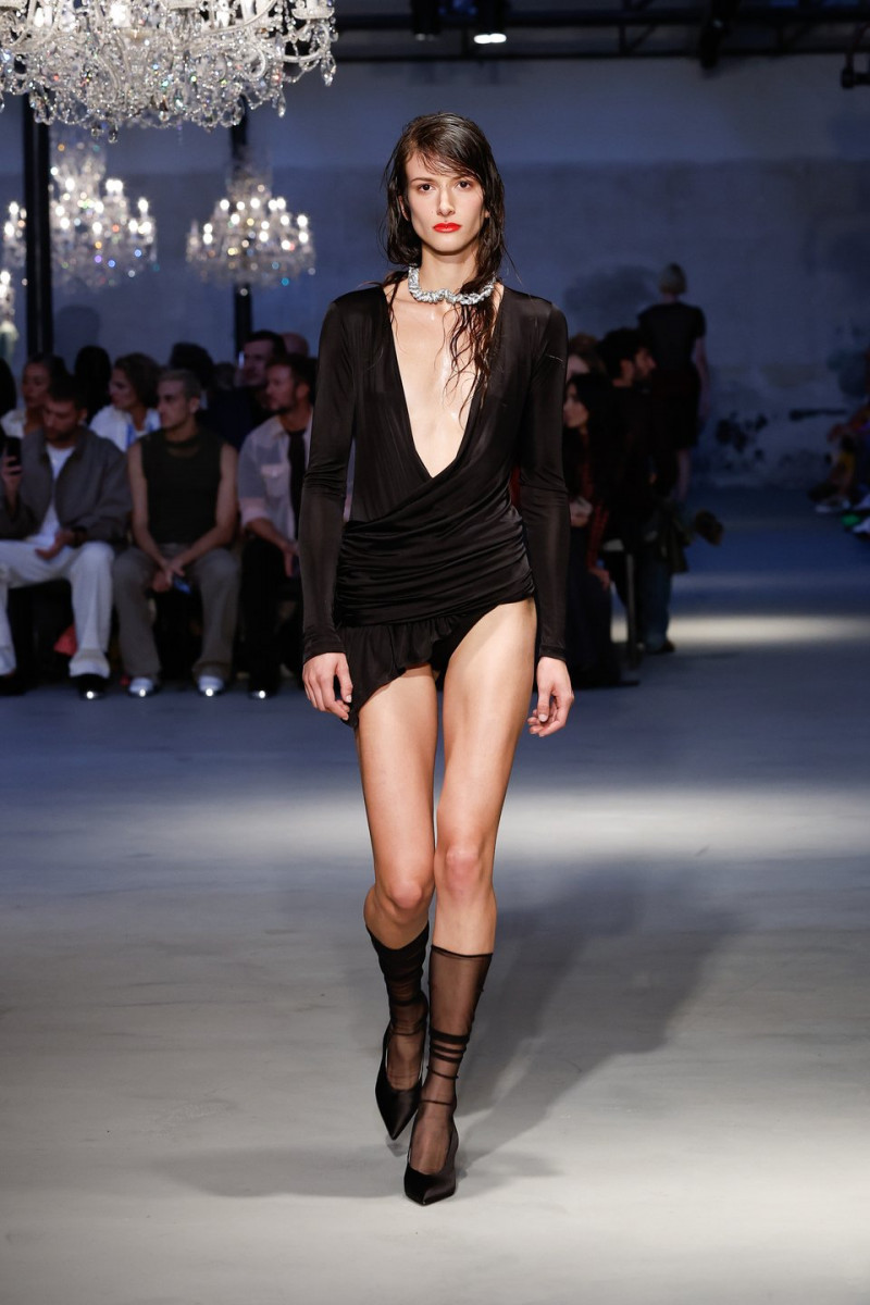 Chai Maximus featured in  the N° 21 fashion show for Spring/Summer 2023