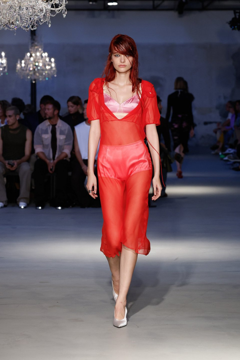 Louise Robert featured in  the N° 21 fashion show for Spring/Summer 2023