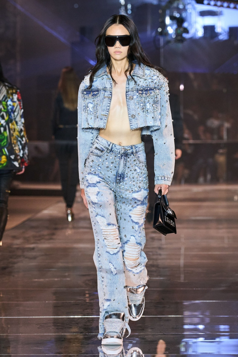 Beans ShiYi Wang featured in  the Philipp Plein fashion show for Spring/Summer 2023