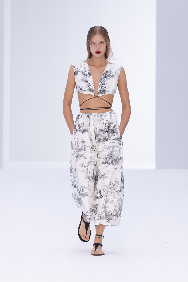 Martyna Wilkiel featured in  the Philosophy di Lorenzo Serafini fashion show for Spring/Summer 2023