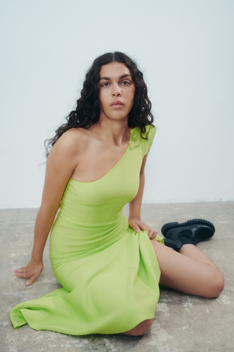 Roland Mouret lookbook for Spring/Summer 2023