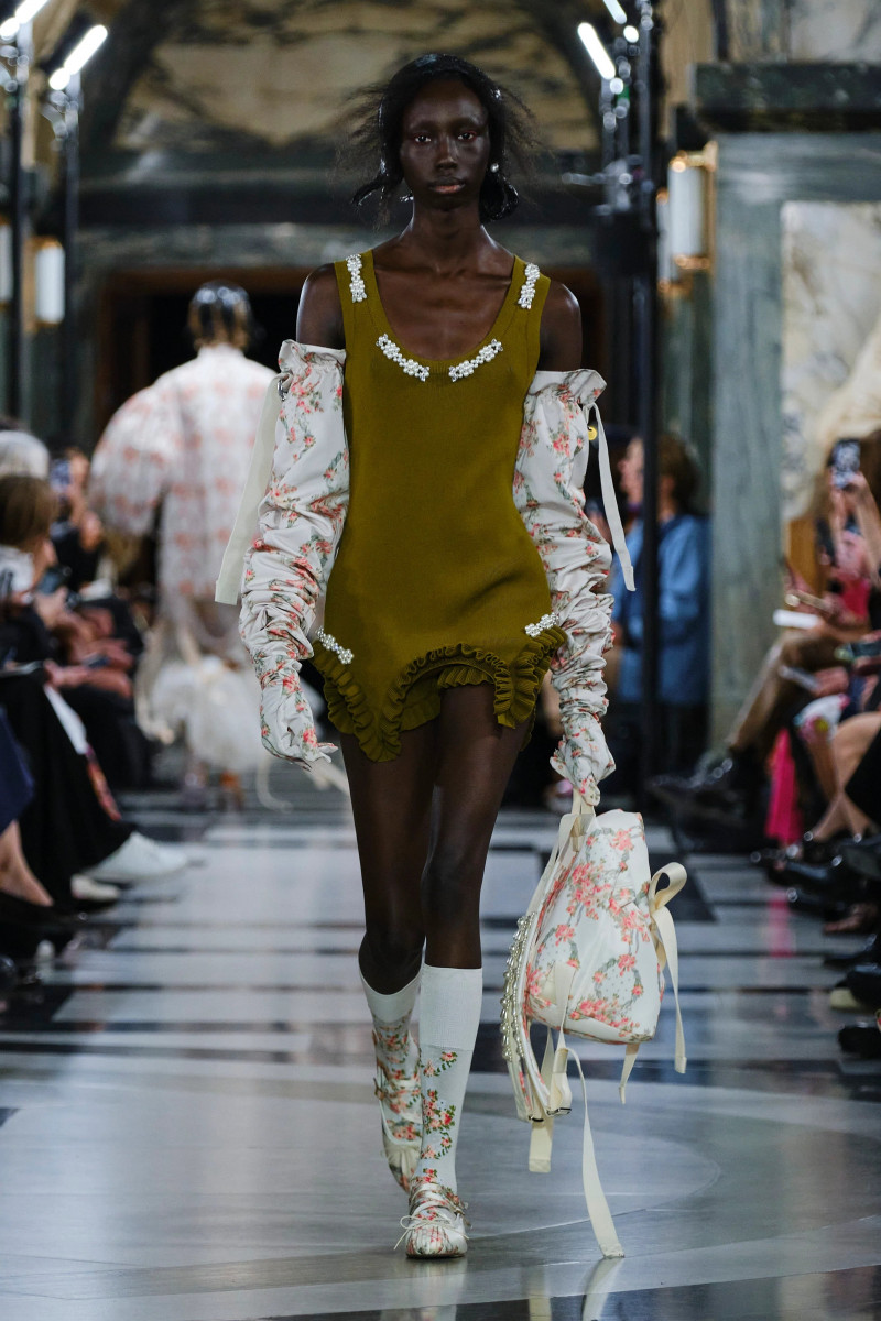 Alay Deng featured in  the Simone Rocha fashion show for Spring/Summer 2023