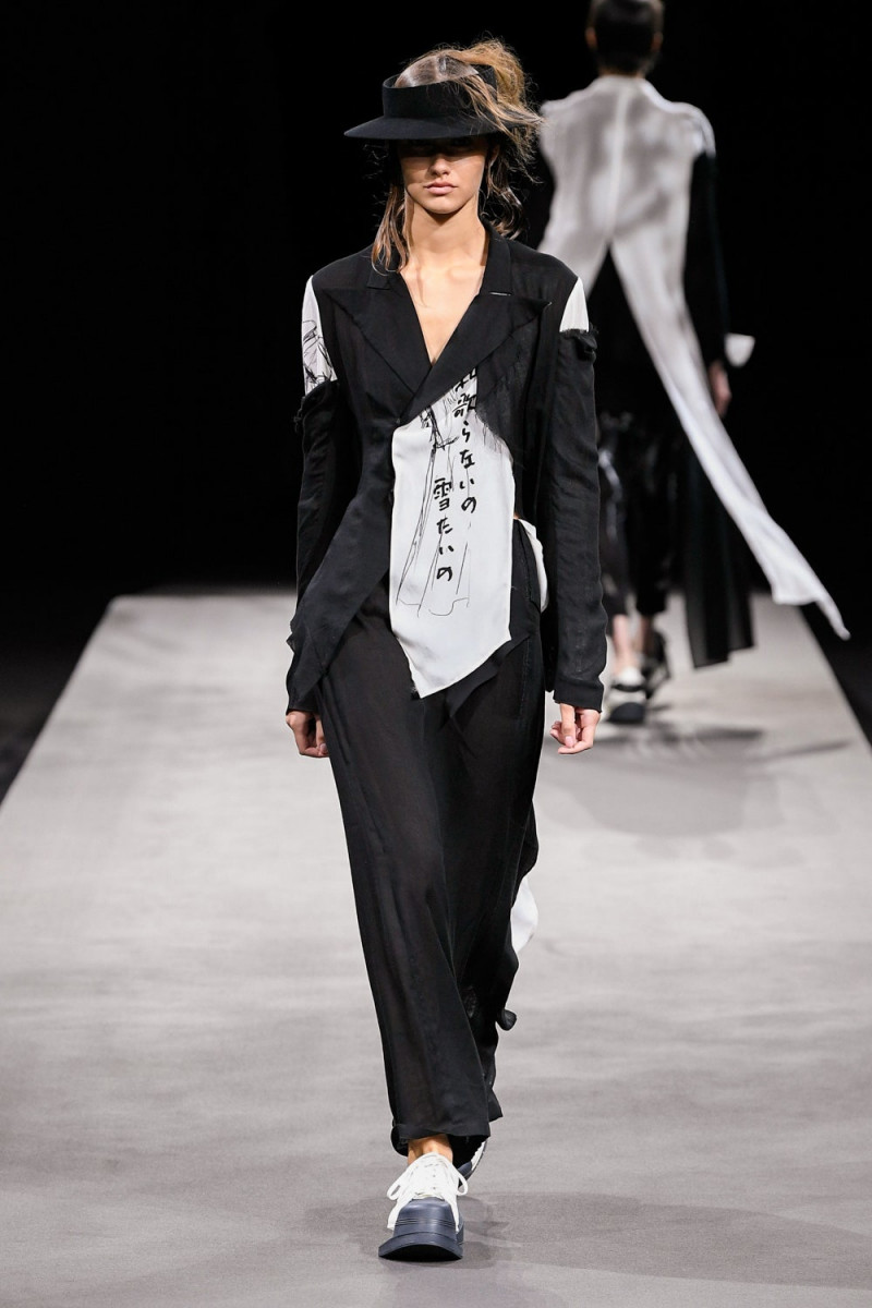 Yohji Yamamoto fashion show for Spring/Summer 2023