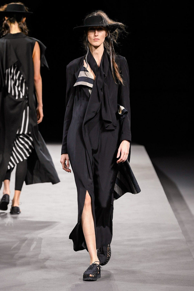 Yohji Yamamoto fashion show for Spring/Summer 2023