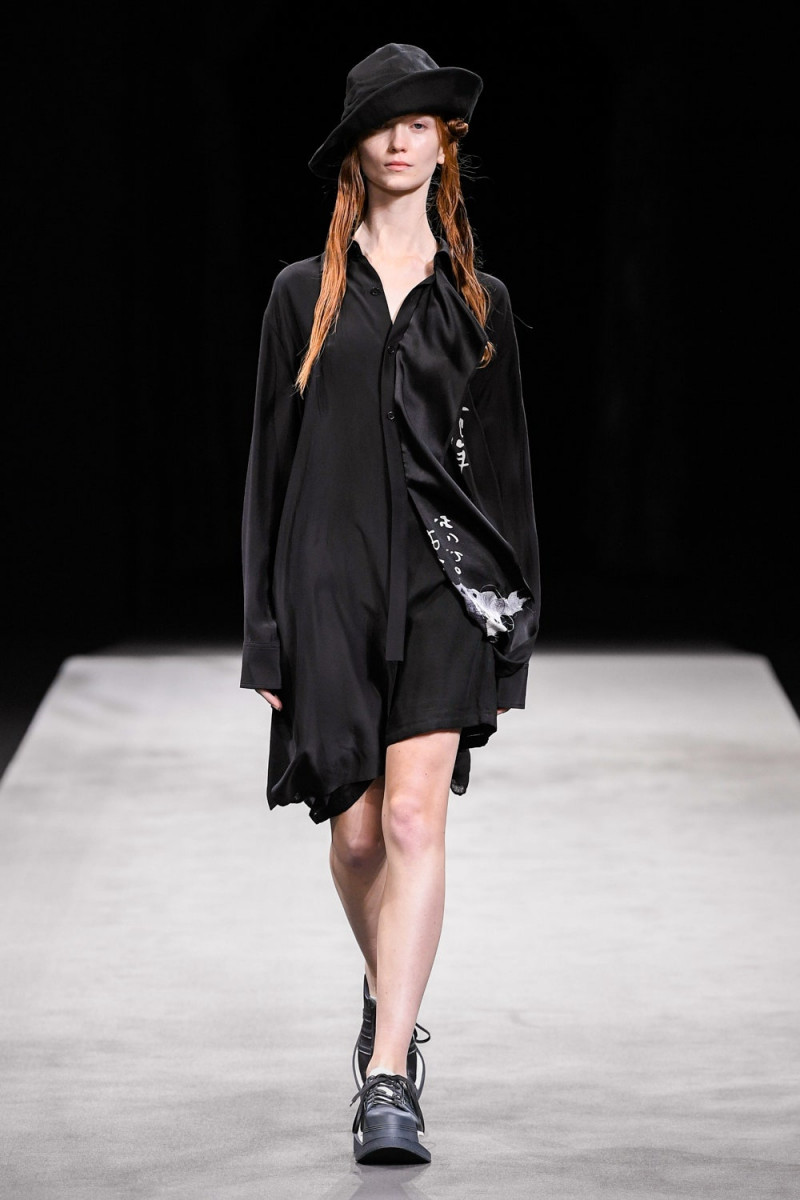 Yohji Yamamoto fashion show for Spring/Summer 2023