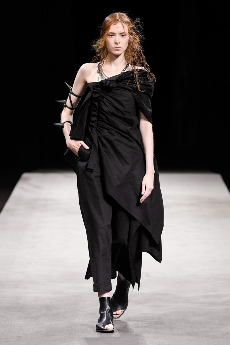 Yohji Yamamoto fashion show for Spring/Summer 2023