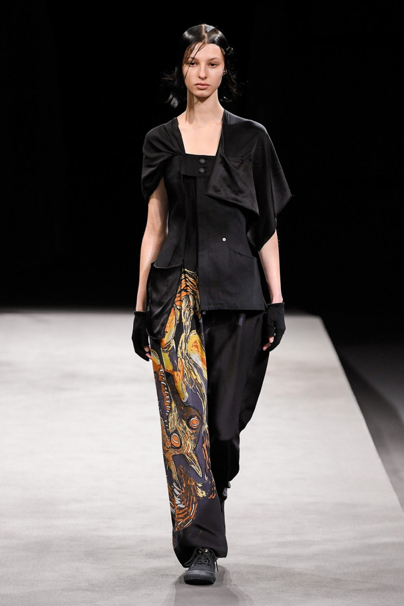 Yohji Yamamoto fashion show for Spring/Summer 2023