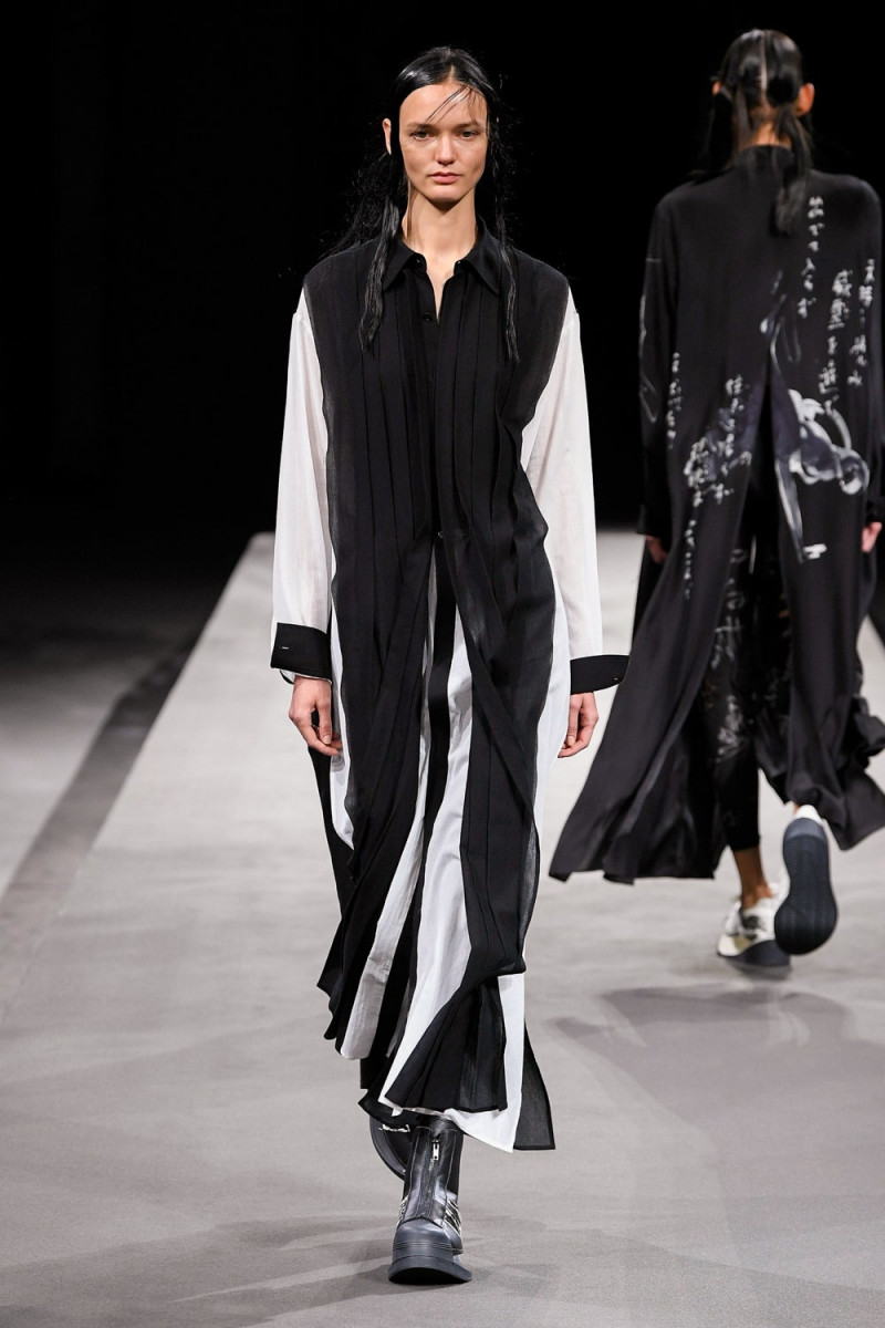 Yohji Yamamoto fashion show for Spring/Summer 2023