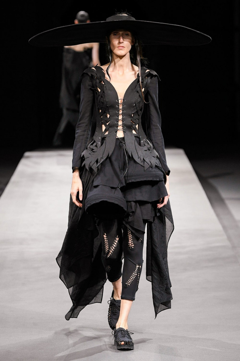 Yohji Yamamoto fashion show for Spring/Summer 2023