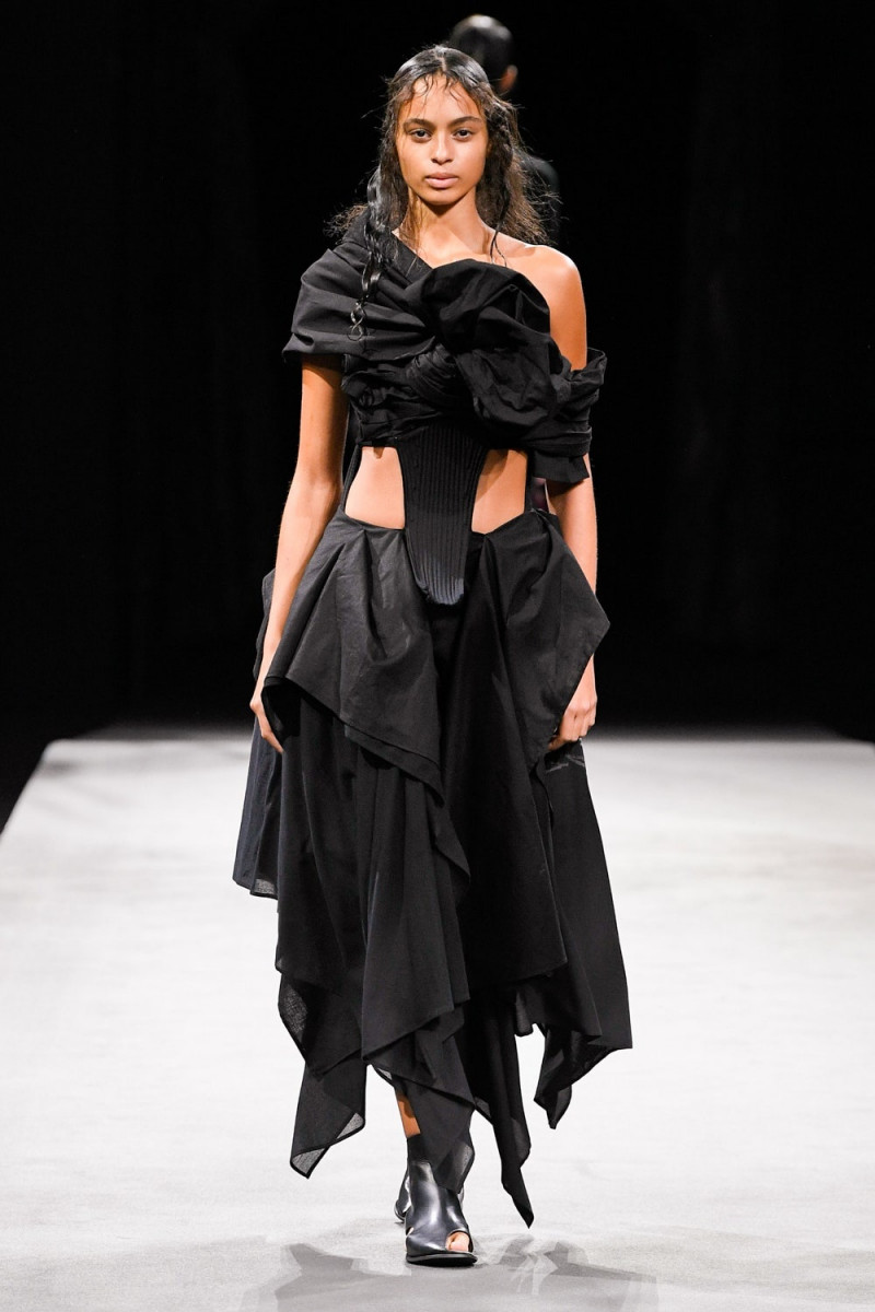 Yohji Yamamoto fashion show for Spring/Summer 2023