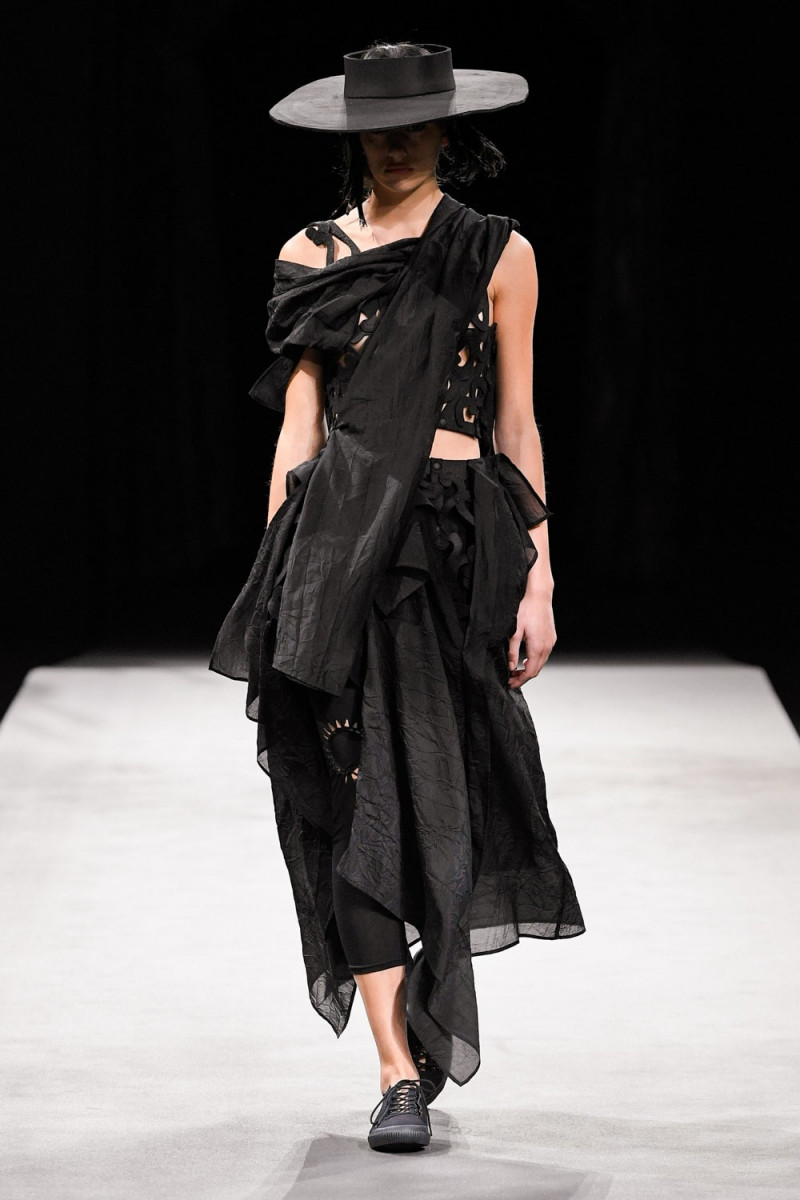 Yohji Yamamoto fashion show for Spring/Summer 2023